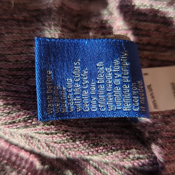 Apt 9 Long Sleeve Tee - Picture 5 of 5